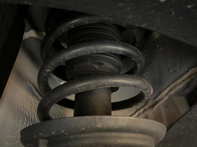 ヴェゼル ｅ：ＨＥＶ　Ｘ　禁煙車　メーカー純正９インチナビ　バックカメラ　ホンダセンシング　レーダークルーズ　オートマチックハイビーム　クリアランスソナー　ＬＥＤヘッド　ＥＴＣ　スマートキー　純正１６インチアルミ（20枚目）