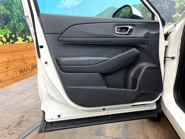ヴェゼル ｅ：ＨＥＶ　Ｘ　禁煙車　メーカー純正９インチナビ　バックカメラ　ホンダセンシング　レーダークルーズ　オートマチックハイビーム　クリアランスソナー　ＬＥＤヘッド　ＥＴＣ　スマートキー　純正１６インチアルミ（60枚目）
