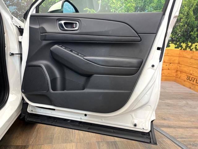 ヴェゼル ｅ：ＨＥＶ　Ｘ　禁煙車　メーカー純正９インチナビ　バックカメラ　ホンダセンシング　レーダークルーズ　オートマチックハイビーム　クリアランスソナー　ＬＥＤヘッド　ＥＴＣ　スマートキー　純正１６インチアルミ（61枚目）