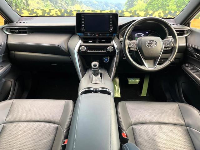 ハリアーハイブリッド Ｇ　レザーパッケージ　禁煙車　メーカー純正８インチナビ　バックカメラ　プリクラッシュセーフティ　レーダークルーズ　シートベンチェーション　シートヒーター　デジタルインナーミラー　ＬＥＤヘッド　ＥＴＣ　純正１８インチアルミ（2枚目）