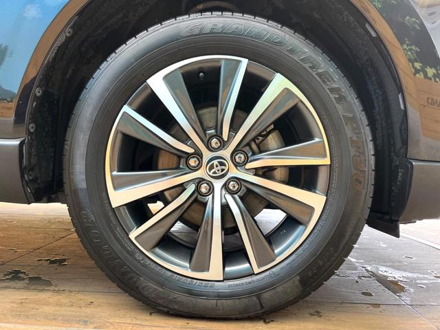 ハリアーハイブリッド Ｇ　レザーパッケージ　禁煙車　メーカー純正８インチナビ　バックカメラ　プリクラッシュセーフティ　レーダークルーズ　シートベンチェーション　シートヒーター　デジタルインナーミラー　ＬＥＤヘッド　ＥＴＣ　純正１８インチアルミ（30枚目）