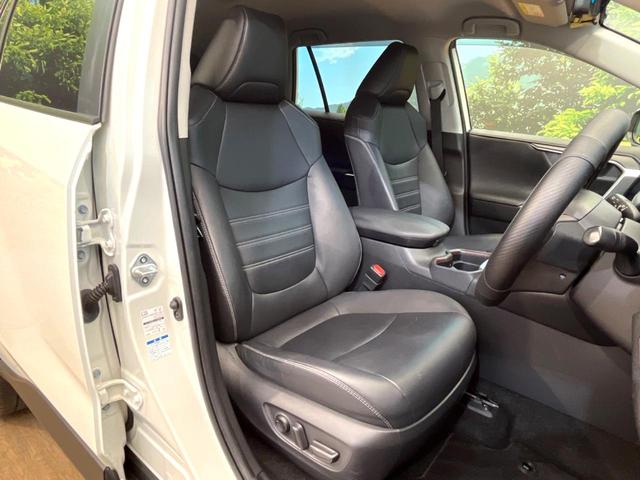 ＲＡＶ４ ハイブリッドＧ　禁煙車　４ＷＤ　ナビゲーション　レーダークルーズ　バックカメラ　ブラインドスポットモニター　電動リアゲート　シートヒーター　衝突被害軽減システム　ステアリングヒーター　ＬＥＤヘッド　ドラレコ　ＥＴＣ（8枚目）