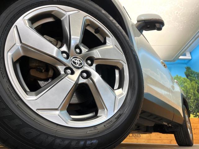 ＲＡＶ４ ハイブリッドＧ　禁煙車　４ＷＤ　ナビゲーション　レーダークルーズ　バックカメラ　ブラインドスポットモニター　電動リアゲート　シートヒーター　衝突被害軽減システム　ステアリングヒーター　ＬＥＤヘッド　ドラレコ　ＥＴＣ（12枚目）