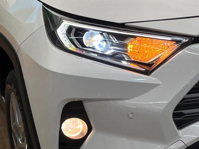 ＲＡＶ４ ハイブリッドＧ　禁煙車　４ＷＤ　ナビゲーション　レーダークルーズ　バックカメラ　ブラインドスポットモニター　電動リアゲート　シートヒーター　衝突被害軽減システム　ステアリングヒーター　ＬＥＤヘッド　ドラレコ　ＥＴＣ（13枚目）
