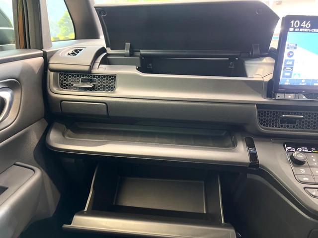 ステップワゴン ｅ：ＨＥＶスパーダ　禁煙車　ナビ付　バックカメラ　ホンダセンシング　レーダークルーズ　両側電動スライドドア　ブラインドスポットモニター　パワーバックドア　ＬＥＤヘッド　ＥＴＣ　スマートキー　純正１６インチアルミ（69枚目）