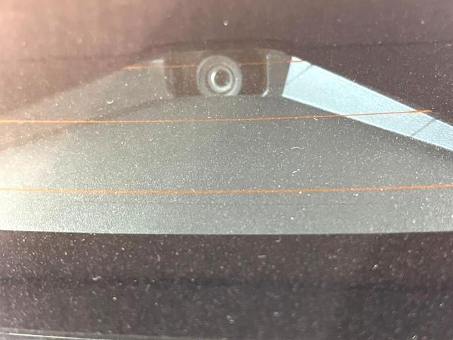 ヤリスクロス ハイブリッドＺ　禁煙車　純正８型ディスプレイ　全周囲カメラ　プリクラッシュセーフティ　レーダークルーズ　シートヒーター　ＬＥＤヘッド　ＥＴＣ　ドラレコ　スマートキー　オートマチックハイビーム　純正１８インチアルミ（5枚目）