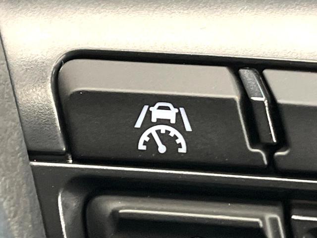 ヤリスクロス ハイブリッドＺ　禁煙車　純正８型ディスプレイ　全周囲カメラ　プリクラッシュセーフティ　レーダークルーズ　シートヒーター　ＬＥＤヘッド　ＥＴＣ　ドラレコ　スマートキー　オートマチックハイビーム　純正１８インチアルミ（6枚目）