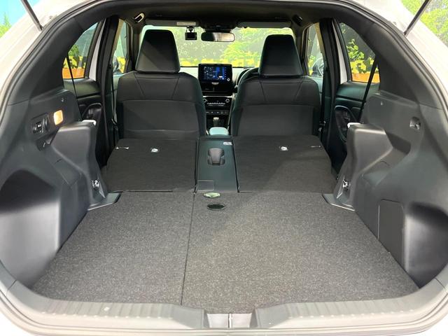 ヤリスクロス ハイブリッドＺ　禁煙車　純正８型ディスプレイ　全周囲カメラ　プリクラッシュセーフティ　レーダークルーズ　シートヒーター　ＬＥＤヘッド　ＥＴＣ　ドラレコ　スマートキー　オートマチックハイビーム　純正１８インチアルミ（10枚目）