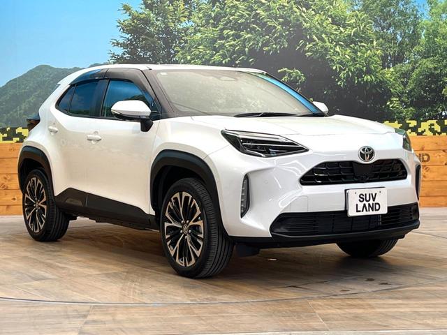 ヤリスクロス ハイブリッドＺ　禁煙車　純正８型ディスプレイ　全周囲カメラ　プリクラッシュセーフティ　レーダークルーズ　シートヒーター　ＬＥＤヘッド　ＥＴＣ　ドラレコ　スマートキー　オートマチックハイビーム　純正１８インチアルミ（16枚目）