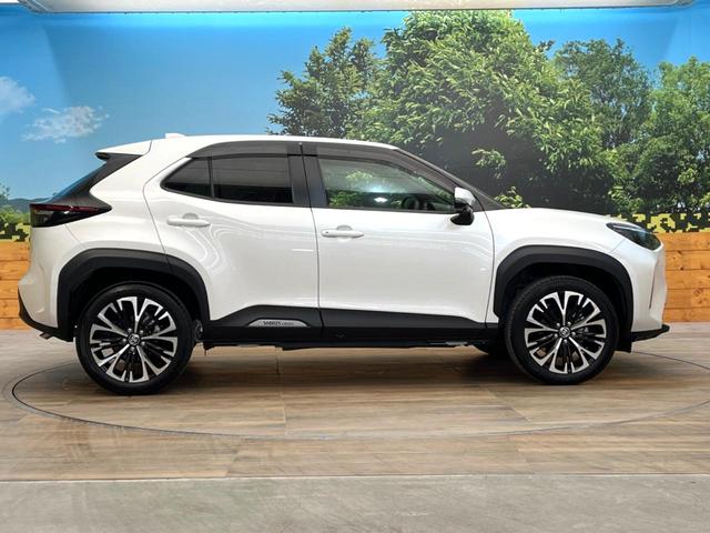 ヤリスクロス ハイブリッドＺ　禁煙車　純正８型ディスプレイ　全周囲カメラ　プリクラッシュセーフティ　レーダークルーズ　シートヒーター　ＬＥＤヘッド　ＥＴＣ　ドラレコ　スマートキー　オートマチックハイビーム　純正１８インチアルミ（25枚目）
