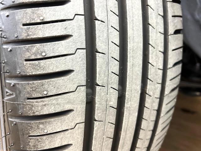 ヤリスクロス ハイブリッドＺ　禁煙車　純正８型ディスプレイ　全周囲カメラ　プリクラッシュセーフティ　レーダークルーズ　シートヒーター　ＬＥＤヘッド　ＥＴＣ　ドラレコ　スマートキー　オートマチックハイビーム　純正１８インチアルミ（31枚目）