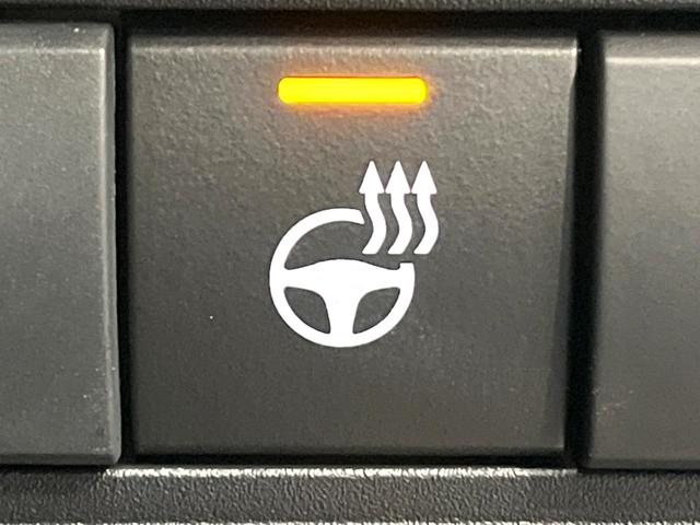 ヤリスクロス ハイブリッドＺ　禁煙車　純正８型ディスプレイ　全周囲カメラ　プリクラッシュセーフティ　レーダークルーズ　シートヒーター　ＬＥＤヘッド　ＥＴＣ　ドラレコ　スマートキー　オートマチックハイビーム　純正１８インチアルミ（46枚目）