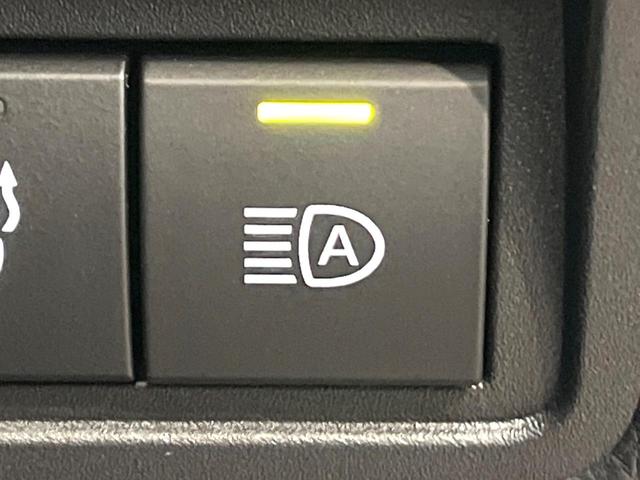 ヤリスクロス ハイブリッドＺ　禁煙車　純正８型ディスプレイ　全周囲カメラ　プリクラッシュセーフティ　レーダークルーズ　シートヒーター　ＬＥＤヘッド　ＥＴＣ　ドラレコ　スマートキー　オートマチックハイビーム　純正１８インチアルミ（50枚目）