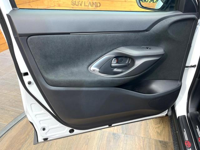 ヤリスクロス ハイブリッドＺ　禁煙車　純正８型ディスプレイ　全周囲カメラ　プリクラッシュセーフティ　レーダークルーズ　シートヒーター　ＬＥＤヘッド　ＥＴＣ　ドラレコ　スマートキー　オートマチックハイビーム　純正１８インチアルミ（59枚目）