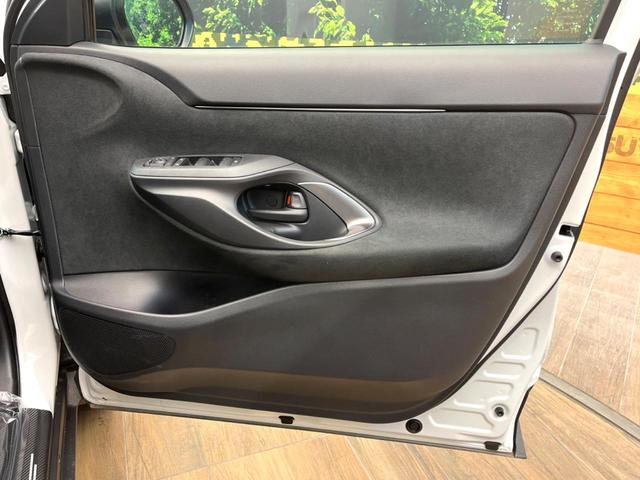 ヤリスクロス ハイブリッドＺ　禁煙車　純正８型ディスプレイ　全周囲カメラ　プリクラッシュセーフティ　レーダークルーズ　シートヒーター　ＬＥＤヘッド　ＥＴＣ　ドラレコ　スマートキー　オートマチックハイビーム　純正１８インチアルミ（60枚目）