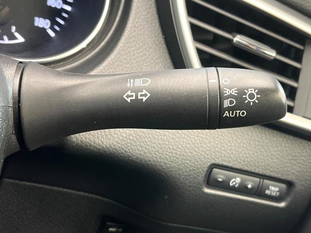 エクストレイル ２０Ｘ　ハイブリッド　エマージェンシーブレーキＰ　禁煙車　純正ナビ　バックカメラ　４ＷＤ　パワーバックドア　シートヒーター　ＬＥＤヘッド　ＥＴＣ　ドラレコ　スマートキー　オートライト　オートエアコン　横滑り防止　純正１７インチアルミ（41枚目）