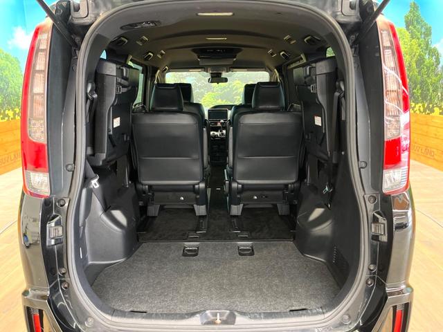 ノア Ｓｉ　Ｇ’ｓ　純正９インチナビ　バックカメラ　フリップダウンモニター　セーフティセンス　純正１８インチアルミ　両側電動スライドドア　ＬＥＤヘッドライト　７人乗り　オートマチックハイビーム　バックカメラ（11枚目）