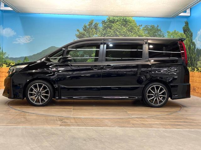 ノア Ｓｉ　Ｇ’ｓ　純正９インチナビ　バックカメラ　フリップダウンモニター　セーフティセンス　純正１８インチアルミ　両側電動スライドドア　ＬＥＤヘッドライト　７人乗り　オートマチックハイビーム　バックカメラ（26枚目）