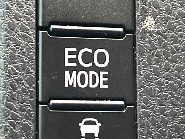 ノア Ｓｉ　Ｇ’ｓ　純正９インチナビ　バックカメラ　フリップダウンモニター　セーフティセンス　純正１８インチアルミ　両側電動スライドドア　ＬＥＤヘッドライト　７人乗り　オートマチックハイビーム　バックカメラ（50枚目）