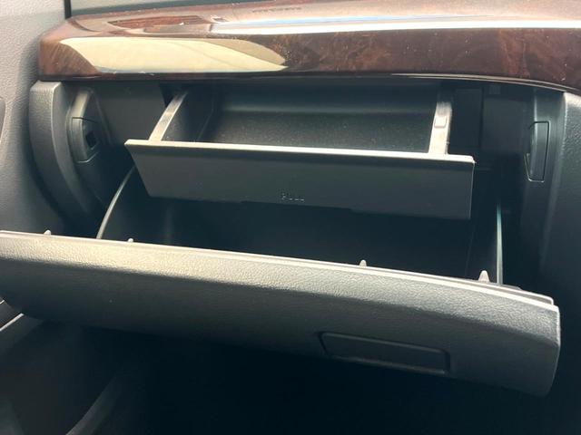 ヴェルファイア ２．４Ｚ　８インチＳＤナビ　バックカメラ　両側電動スライドドア　フリップダウンモニター　ＨＩＤヘッドライト　ＥＴＣ　クリアランスソナー　純正１８インチアルミ　ダブルエアコン　７人乗り　オットマン（61枚目）