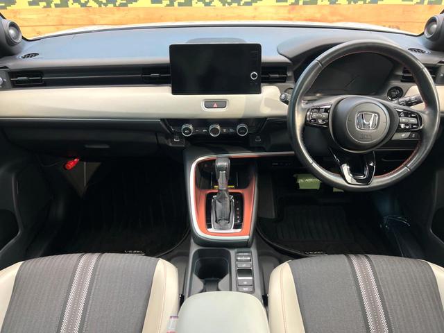 ヴェゼル e:HEV PLaY 禁煙車 メーカー純正9インチナビ サンルーフ 全周囲カメラ パワーバックドア オートマチックハイビーム 横滑り防止 LEDヘッド ETC ドラレコ スマートキー 純正18インチアルミ(2枚目)