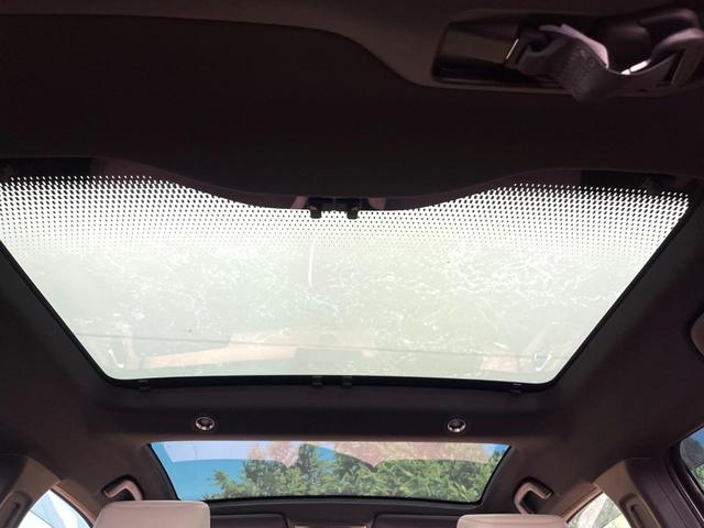 ヴェゼル e:HEV PLaY 禁煙車 メーカー純正9インチナビ サンルーフ 全周囲カメラ パワーバックドア オートマチックハイビーム 横滑り防止 LEDヘッド ETC ドラレコ スマートキー 純正18インチアルミ(3枚目)