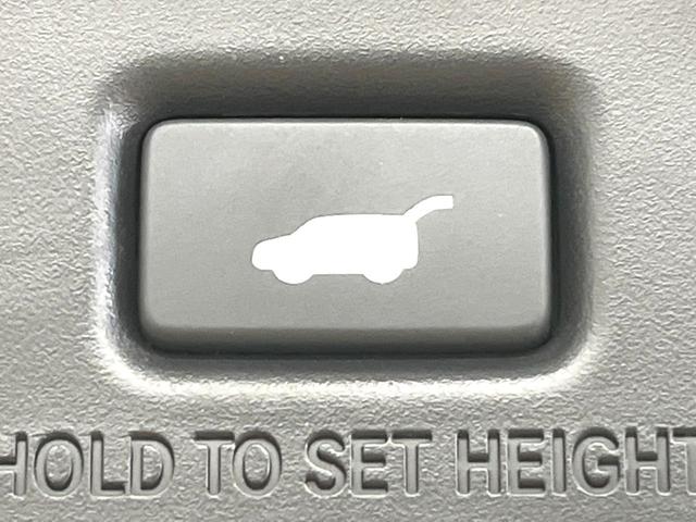 ヴェゼル e:HEV PLaY 禁煙車 メーカー純正9インチナビ サンルーフ 全周囲カメラ パワーバックドア オートマチックハイビーム 横滑り防止 LEDヘッド ETC ドラレコ スマートキー 純正18インチアルミ(7枚目)