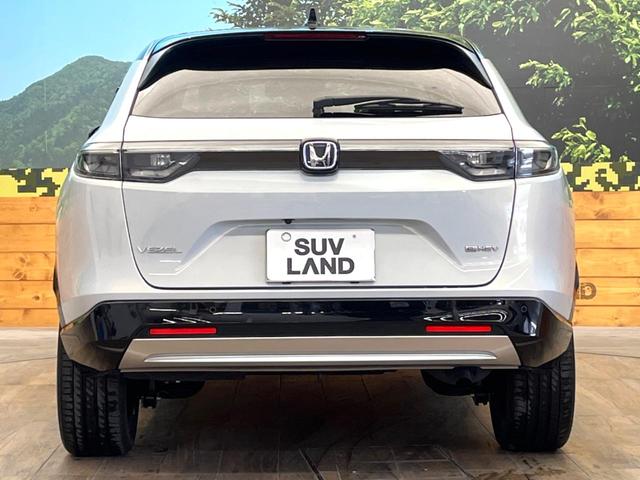 ヴェゼル e:HEV PLaY 禁煙車 メーカー純正9インチナビ サンルーフ 全周囲カメラ パワーバックドア オートマチックハイビーム 横滑り防止 LEDヘッド ETC ドラレコ スマートキー 純正18インチアルミ(15枚目)
