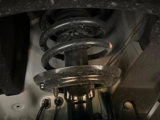 ヴェゼル e:HEV PLaY 禁煙車 メーカー純正9インチナビ サンルーフ 全周囲カメラ パワーバックドア オートマチックハイビーム 横滑り防止 LEDヘッド ETC ドラレコ スマートキー 純正18インチアルミ(20枚目)