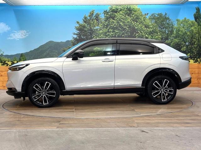 ヴェゼル e:HEV PLaY 禁煙車 メーカー純正9インチナビ サンルーフ 全周囲カメラ パワーバックドア オートマチックハイビーム 横滑り防止 LEDヘッド ETC ドラレコ スマートキー 純正18インチアルミ(24枚目)