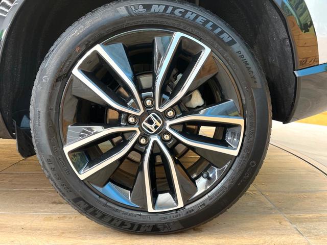 ヴェゼル e:HEV PLaY 禁煙車 メーカー純正9インチナビ サンルーフ 全周囲カメラ パワーバックドア オートマチックハイビーム 横滑り防止 LEDヘッド ETC ドラレコ スマートキー 純正18インチアルミ(28枚目)