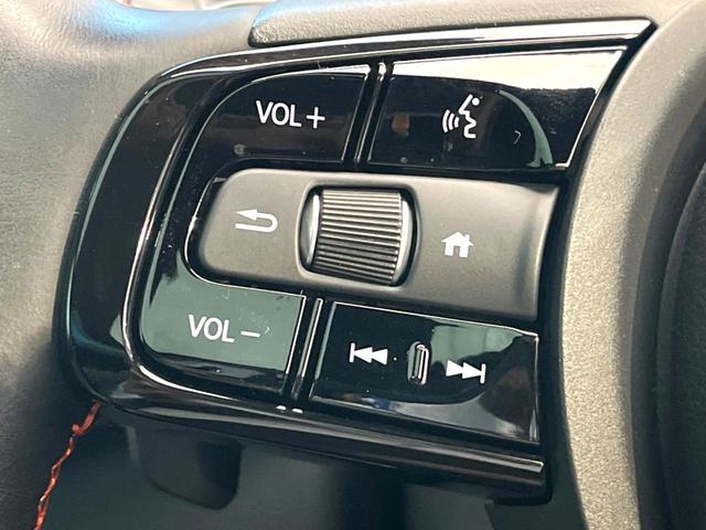 ヴェゼル e:HEV PLaY 禁煙車 メーカー純正9インチナビ サンルーフ 全周囲カメラ パワーバックドア オートマチックハイビーム 横滑り防止 LEDヘッド ETC ドラレコ スマートキー 純正18インチアルミ(39枚目)