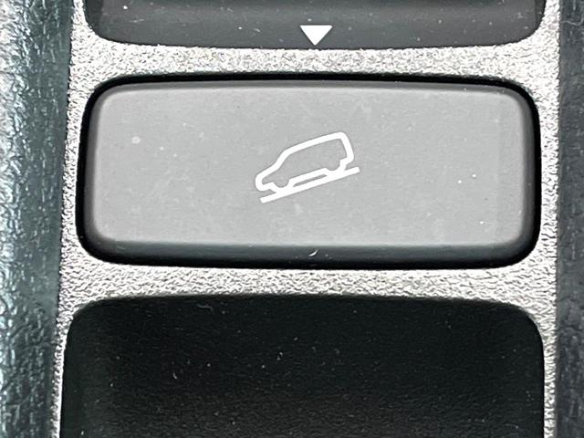 ヴェゼル e:HEV PLaY 禁煙車 メーカー純正9インチナビ サンルーフ 全周囲カメラ パワーバックドア オートマチックハイビーム 横滑り防止 LEDヘッド ETC ドラレコ スマートキー 純正18インチアルミ(50枚目)