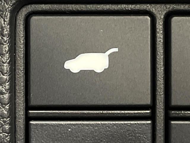 ヴェゼル e:HEV PLaY 禁煙車 メーカー純正9インチナビ サンルーフ 全周囲カメラ パワーバックドア オートマチックハイビーム 横滑り防止 LEDヘッド ETC ドラレコ スマートキー 純正18インチアルミ(52枚目)