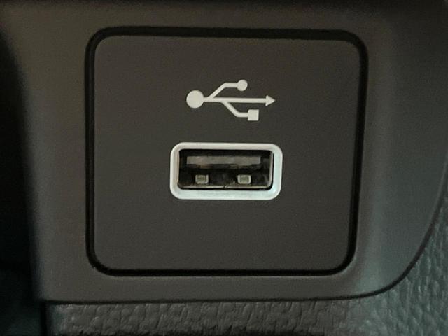 ヴェゼル e:HEV PLaY 禁煙車 メーカー純正9インチナビ サンルーフ 全周囲カメラ パワーバックドア オートマチックハイビーム 横滑り防止 LEDヘッド ETC ドラレコ スマートキー 純正18インチアルミ(59枚目)