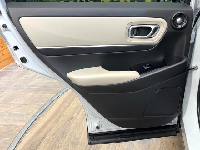 ヴェゼル e:HEV PLaY 禁煙車 メーカー純正9インチナビ サンルーフ 全周囲カメラ パワーバックドア オートマチックハイビーム 横滑り防止 LEDヘッド ETC ドラレコ スマートキー 純正18インチアルミ(69枚目)