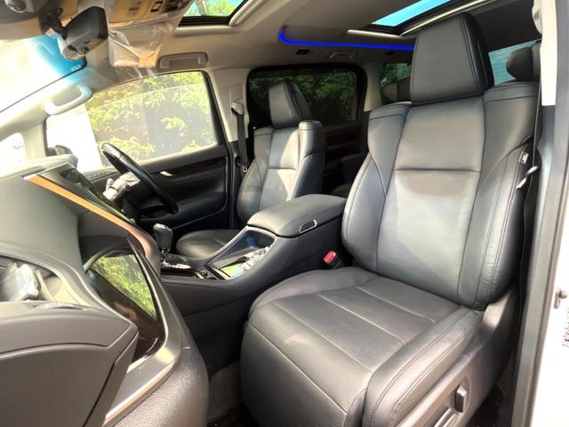 アルファードハイブリッド ＳＲ　Ｃパッケージ　メーカー純正９インチナビ　サンルーフ　４ＷＤ　モデリスタエアロ　バックカメラ　両側電動スライドドア　プリクラッシュセーフティ　ブラインドスポットモニター　ＬＥＤヘッド　純正１７インチアルミ（65枚目）