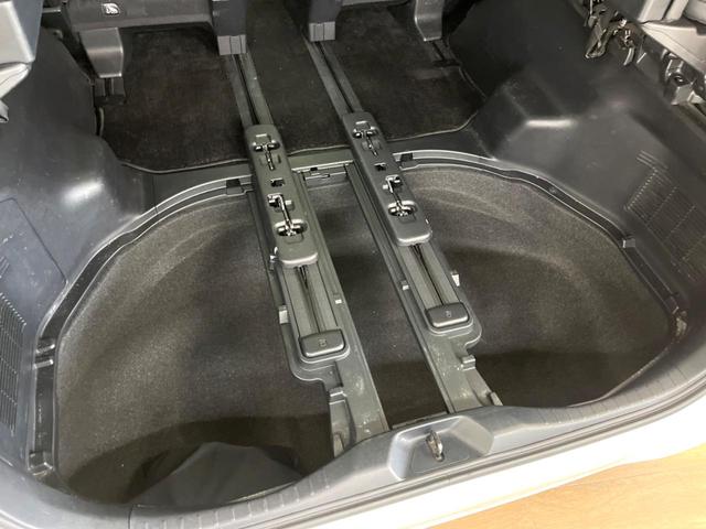アルファードハイブリッド ＳＲ　Ｃパッケージ　メーカー純正９インチナビ　サンルーフ　４ＷＤ　モデリスタエアロ　バックカメラ　両側電動スライドドア　プリクラッシュセーフティ　ブラインドスポットモニター　ＬＥＤヘッド　純正１７インチアルミ（74枚目）