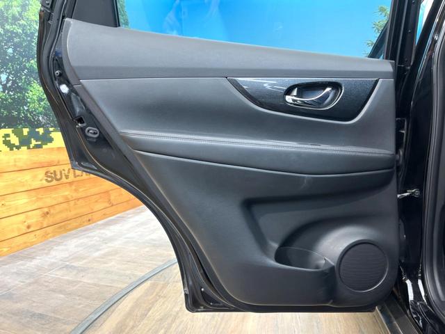 エクストレイル ２０Ｘｔｔ　エマージェンシーブレーキパッケージ　ＳＤナビ　全周囲カメラ　衝突被害軽減システム　電動リアゲート　コーナーセンサー　スマートキー　ＬＥＤヘッド　ルーフレール　ビルトインＥＴＣ　クルコン　車線逸脱警報　オートライト　デュアルエアコン（34枚目）