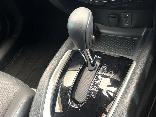 エクストレイル ２０Ｘｔｔ　エマージェンシーブレーキパッケージ　ＳＤナビ　全周囲カメラ　衝突被害軽減システム　電動リアゲート　コーナーセンサー　スマートキー　ＬＥＤヘッド　ルーフレール　ビルトインＥＴＣ　クルコン　車線逸脱警報　オートライト　デュアルエアコン（61枚目）