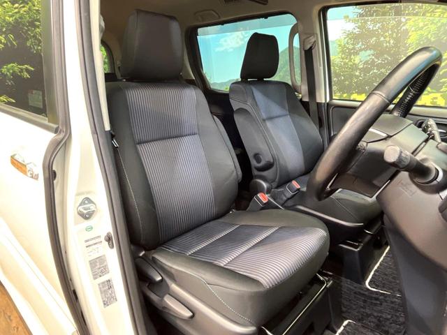 ヴォクシー ＺＳ　煌ＩＩ　両側電動ドア　純正ＳＤナビ　後席モニター　バックカメラ　衝突被害軽減システム　禁煙車　ドラレコ　スマートキー　ＬＥＤヘッド　ビルトインＥＴＣ　オートハイビーム　車線逸脱警報　オートライト（8枚目）