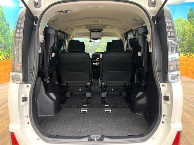 ヴォクシー ＺＳ　煌ＩＩ　両側電動ドア　純正ＳＤナビ　後席モニター　バックカメラ　衝突被害軽減システム　禁煙車　ドラレコ　スマートキー　ＬＥＤヘッド　ビルトインＥＴＣ　オートハイビーム　車線逸脱警報　オートライト（10枚目）