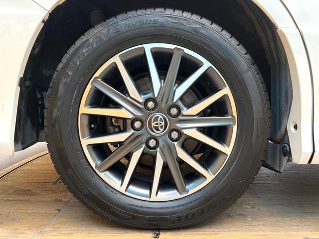 ヴォクシー ＺＳ　煌ＩＩ　両側電動ドア　純正ＳＤナビ　後席モニター　バックカメラ　衝突被害軽減システム　禁煙車　ドラレコ　スマートキー　ＬＥＤヘッド　ビルトインＥＴＣ　オートハイビーム　車線逸脱警報　オートライト（29枚目）