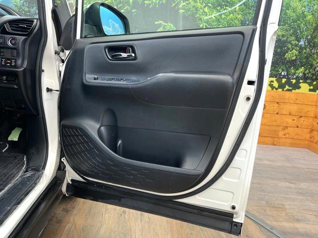 ヴォクシー ＺＳ　煌ＩＩ　両側電動ドア　純正ＳＤナビ　後席モニター　バックカメラ　衝突被害軽減システム　禁煙車　ドラレコ　スマートキー　ＬＥＤヘッド　ビルトインＥＴＣ　オートハイビーム　車線逸脱警報　オートライト（34枚目）