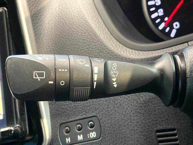 ヴォクシー ＺＳ　煌ＩＩ　両側電動ドア　純正ＳＤナビ　後席モニター　バックカメラ　衝突被害軽減システム　禁煙車　ドラレコ　スマートキー　ＬＥＤヘッド　ビルトインＥＴＣ　オートハイビーム　車線逸脱警報　オートライト（45枚目）