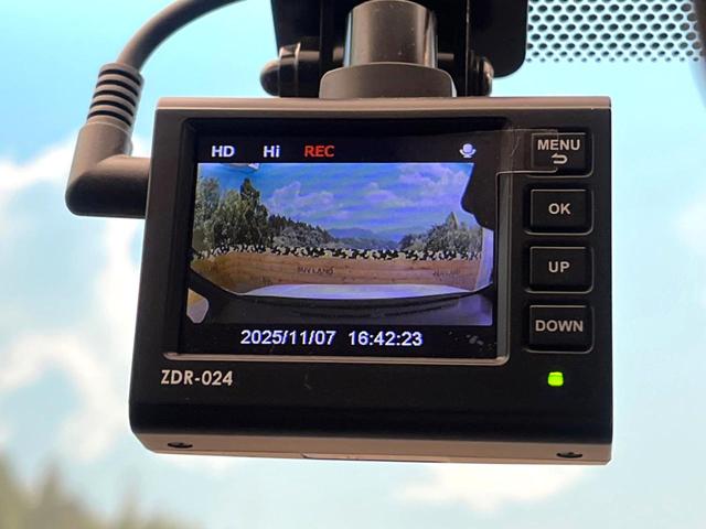 ヴォクシー ＺＳ　煌ＩＩ　両側電動ドア　純正ＳＤナビ　後席モニター　バックカメラ　衝突被害軽減システム　禁煙車　ドラレコ　スマートキー　ＬＥＤヘッド　ビルトインＥＴＣ　オートハイビーム　車線逸脱警報　オートライト（62枚目）