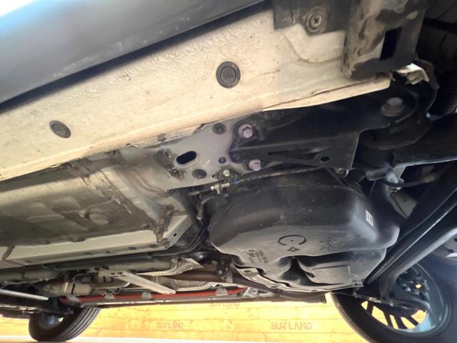 カローラクロス ハイブリッド　Ｚ　禁煙車　メーカー純正１０．５インチナビ　サンルーフ　プリクラッシュセーフティ　全周囲カメラ　レーダークルーズ　ブラインドスポットモニター　ＬＥＤヘッド　ＥＴＣ　ドラレコ　純正１８インチアルミ（21枚目）