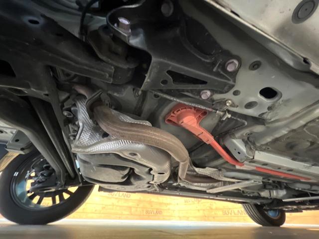 カローラクロス ハイブリッド　Ｚ　禁煙車　メーカー純正１０．５インチナビ　サンルーフ　プリクラッシュセーフティ　全周囲カメラ　レーダークルーズ　ブラインドスポットモニター　ＬＥＤヘッド　ＥＴＣ　ドラレコ　純正１８インチアルミ（22枚目）