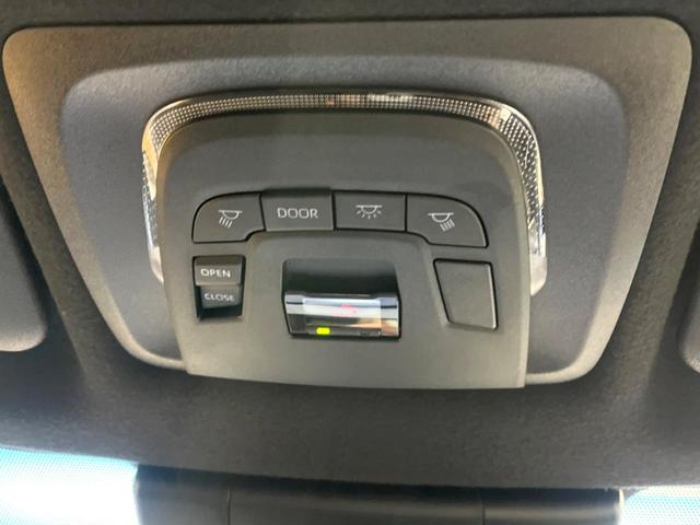 カローラクロス ハイブリッド　Ｚ　禁煙車　メーカー純正１０．５インチナビ　サンルーフ　プリクラッシュセーフティ　全周囲カメラ　レーダークルーズ　ブラインドスポットモニター　ＬＥＤヘッド　ＥＴＣ　ドラレコ　純正１８インチアルミ（57枚目）