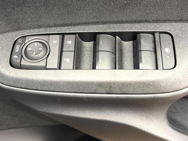 ヤリスクロス Z 禁煙車 8インチディスプレイオーディオ 全周囲カメラ セーフティセンス レーダークルーズ LEDヘッド&フォグ 純正18インチアルミ オートマチックハイビーム シートヒーター(69枚目)